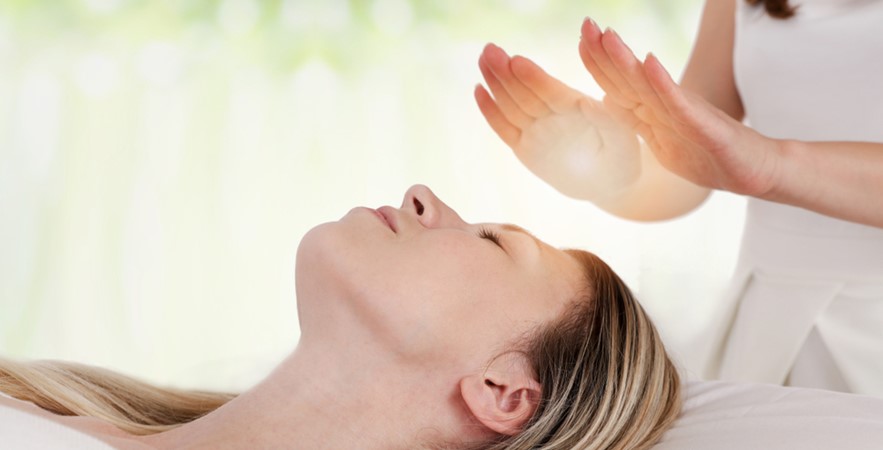 Rafaella Simou introduces us to the world of reiki