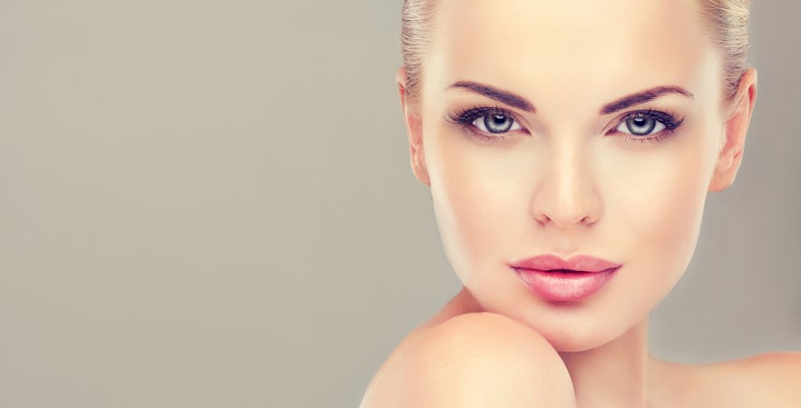 Rejuvenation and shine with diamond microdermabrasion and fruit acids
